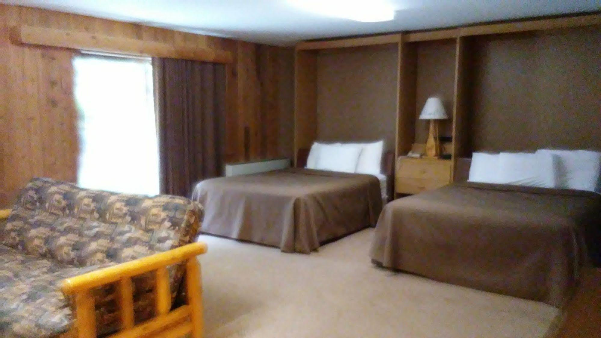 Lakewoods Resort & Golf Namekagon Bagian luar foto