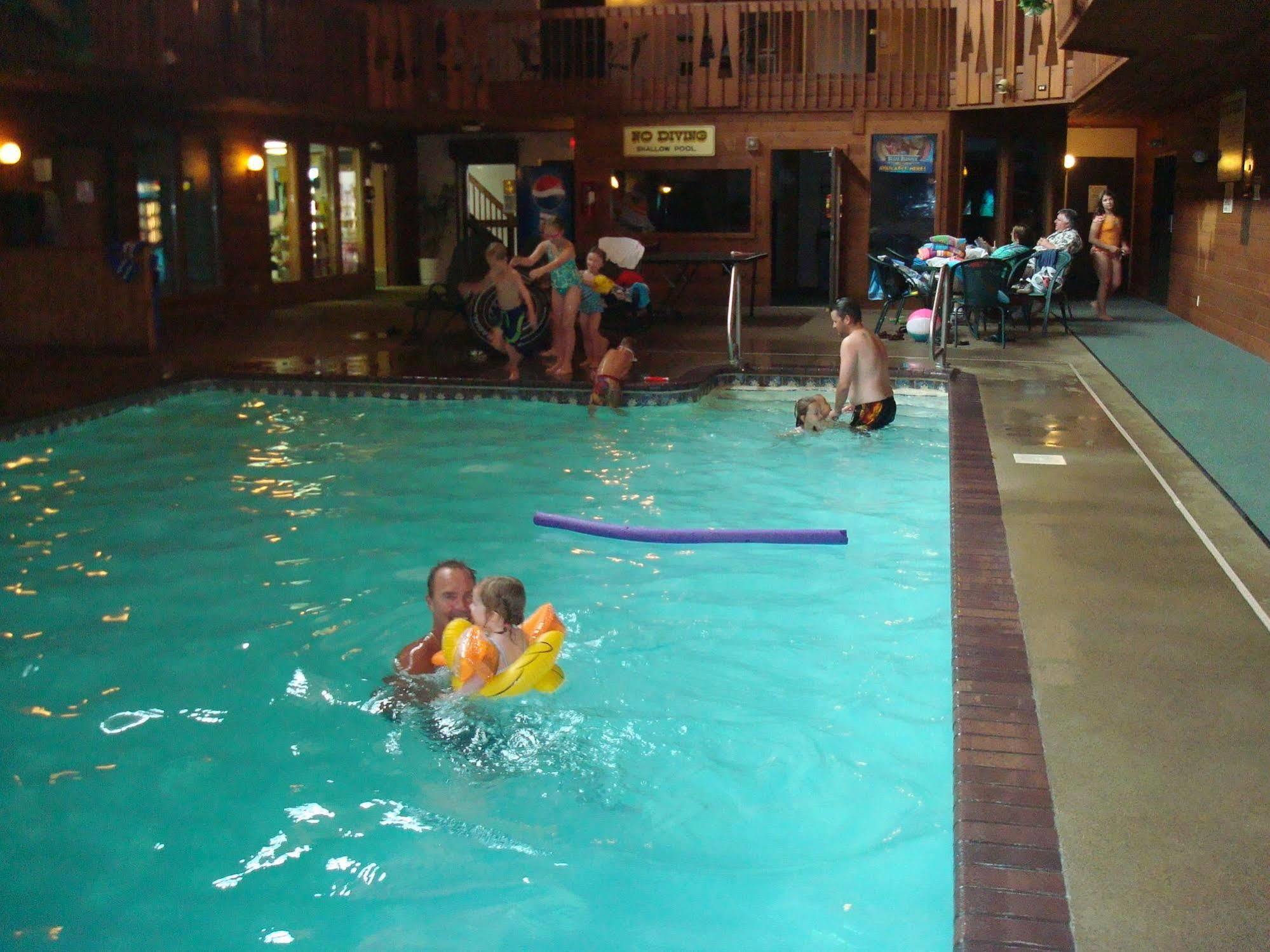 Lakewoods Resort & Golf Namekagon Bagian luar foto