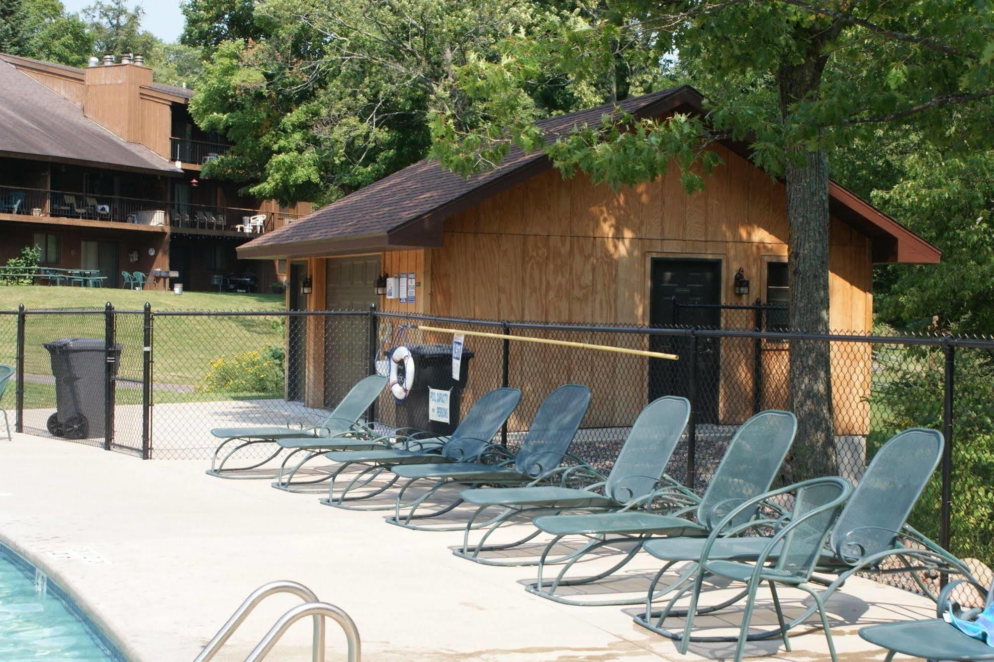 Lakewoods Resort & Golf Namekagon Bagian luar foto