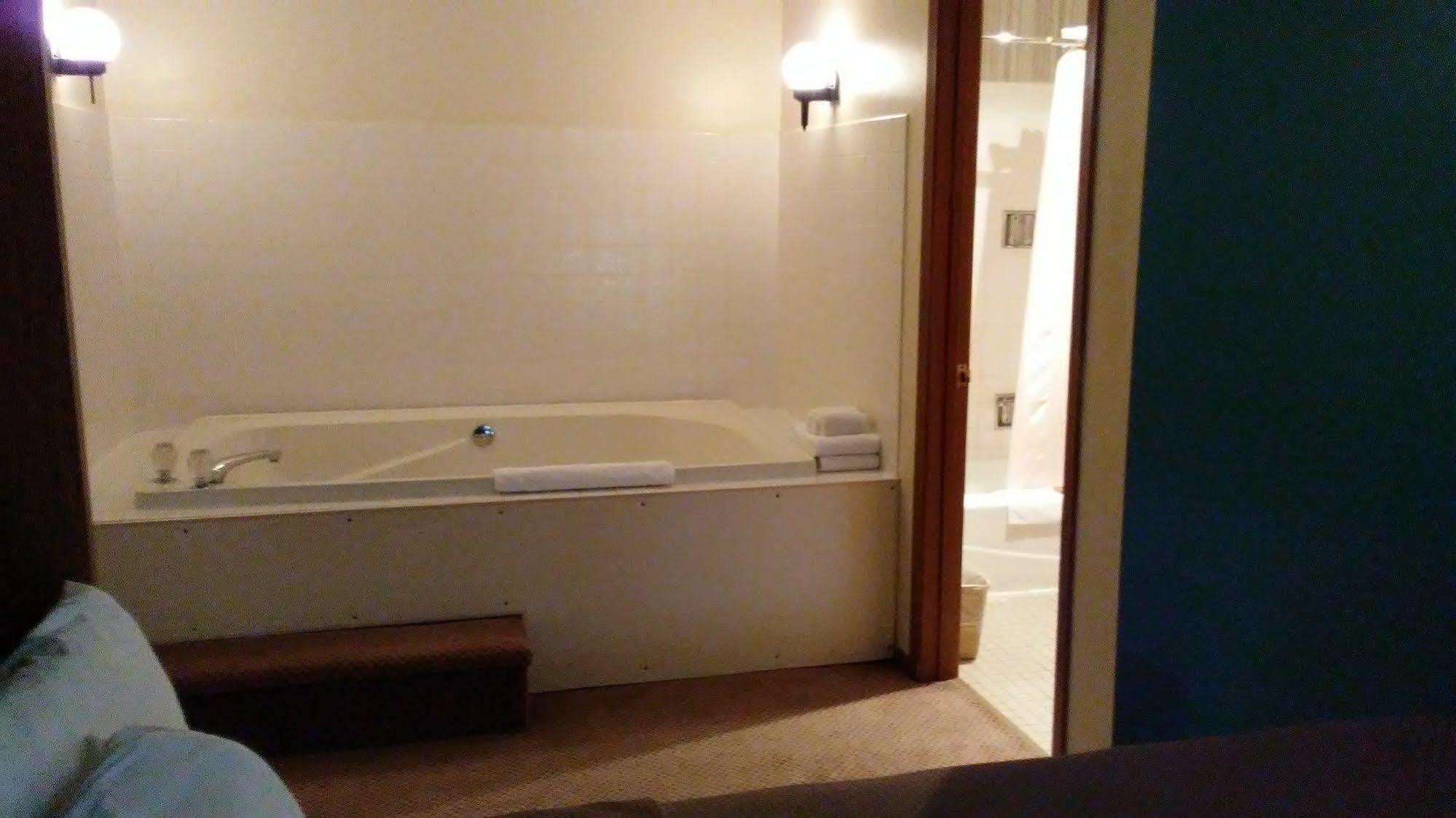 Lakewoods Resort & Golf Namekagon Bagian luar foto